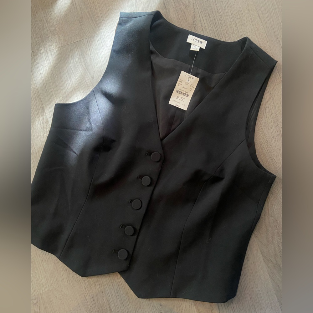 Button vest